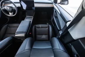 Tesla Model Y Long Range 2024