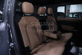 Land Rover Defender 110 2025