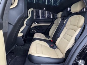 Porsche Taycan Turbo S 2024