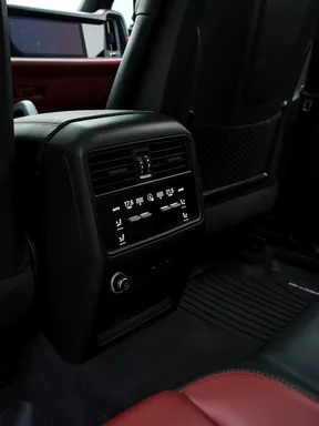 Porsche Cayenne GTS 2025