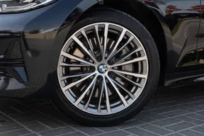 BMW 3 Series 330 2019