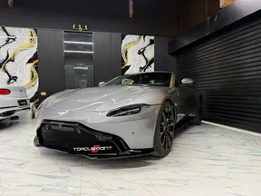 Aston Martin V8 Vantage 2019