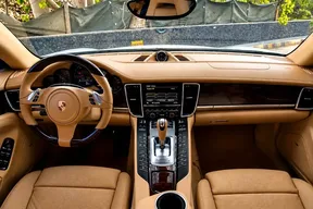 Porsche Panamera GTS 2013
