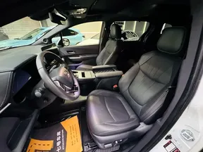 Toyota Sienna / Granvia 2025