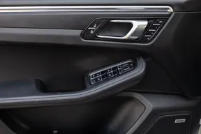 Porsche Macan T 2023