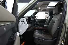 Land Rover Defender Octa 2022