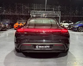 Porsche Taycan 2023