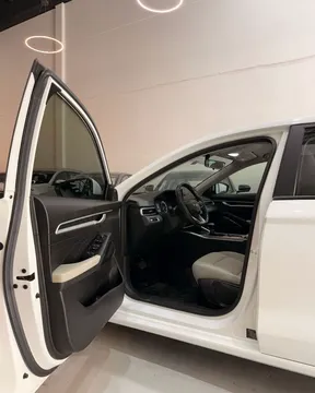 Geely Emgrand 2025