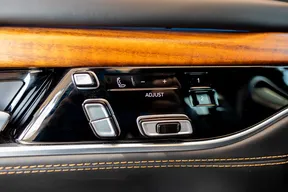 Jeep Grand Wagoneer 2023