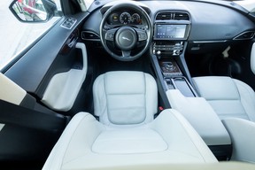 Jaguar F-Pace 2017