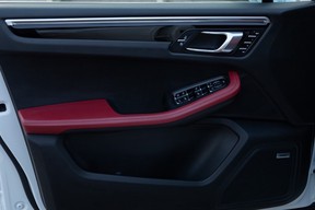 Porsche Macan S 2024