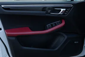 Porsche Macan S 2024