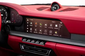 Porsche 911 Carrera 4 GTS 2024