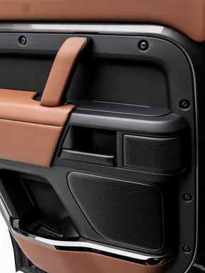 Land Rover Defender Octa 2026