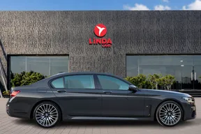 BMW 7 Series 740L 2021