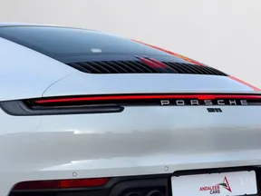 Porsche 911 Carrera 4 2023