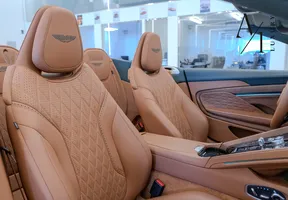 Aston Martin DB12 2025