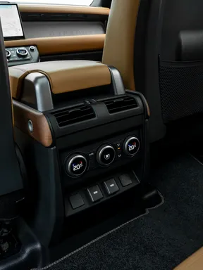 Land Rover Defender 110 2024