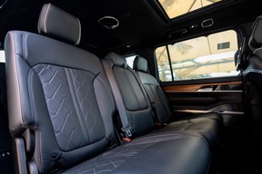 Jeep Grand Wagoneer 2023