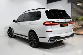 BMW X7 40 2020