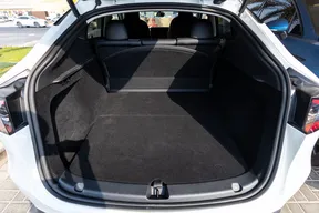 Tesla Model Y Long Range 2024