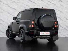 Land Rover Defender 110 2021