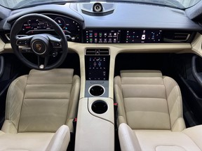 Porsche Taycan Turbo S 2024