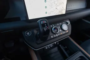 Land Rover Defender 90 2024