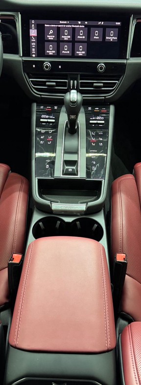 Porsche Macan S 2024