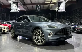Aston Martin DBX 2021