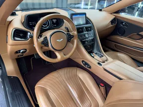 Aston Martin DB11 2018