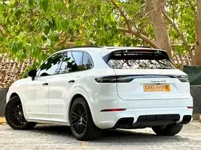 Porsche Cayenne GTS 2021