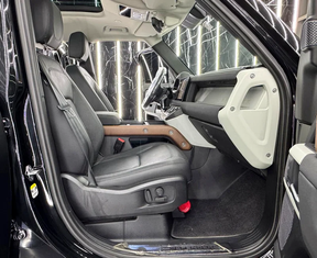 Land Rover Defender 110 2023