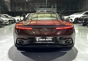 Aston Martin DB11 2018