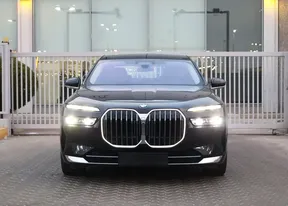 BMW 7 Series 735 2025