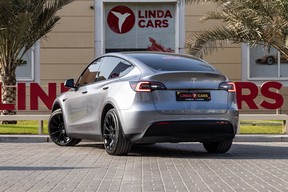 Tesla Model Y Long Range 2024