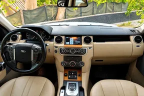 Land Rover LR4 2015