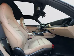 Porsche 911 Carrera 4 2023
