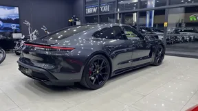 Porsche Taycan GTS 2022