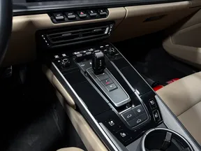 Porsche 911 Carrera 4 2023