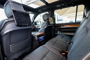 Jeep Grand Wagoneer 2023