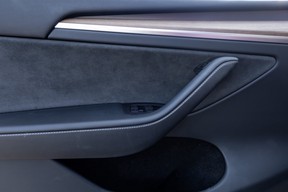 Tesla Model Y Long Range 2024