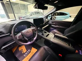 Toyota Sienna / Granvia 2025