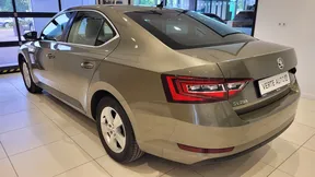 Škoda Superb 2015