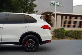 Porsche Cayenne Turbo 2011