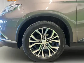 Mitsubishi Outlander / Airtek 2016