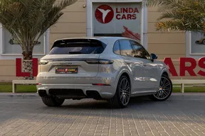 Porsche Cayenne GTS 2021