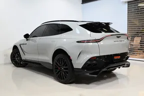 Aston Martin DBX 2023