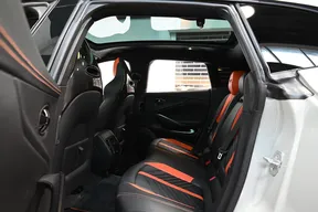 Aston Martin DBX 2023