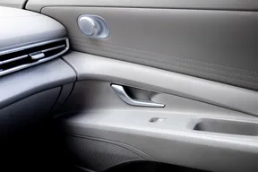 Hyundai Elantra / Avante 2023